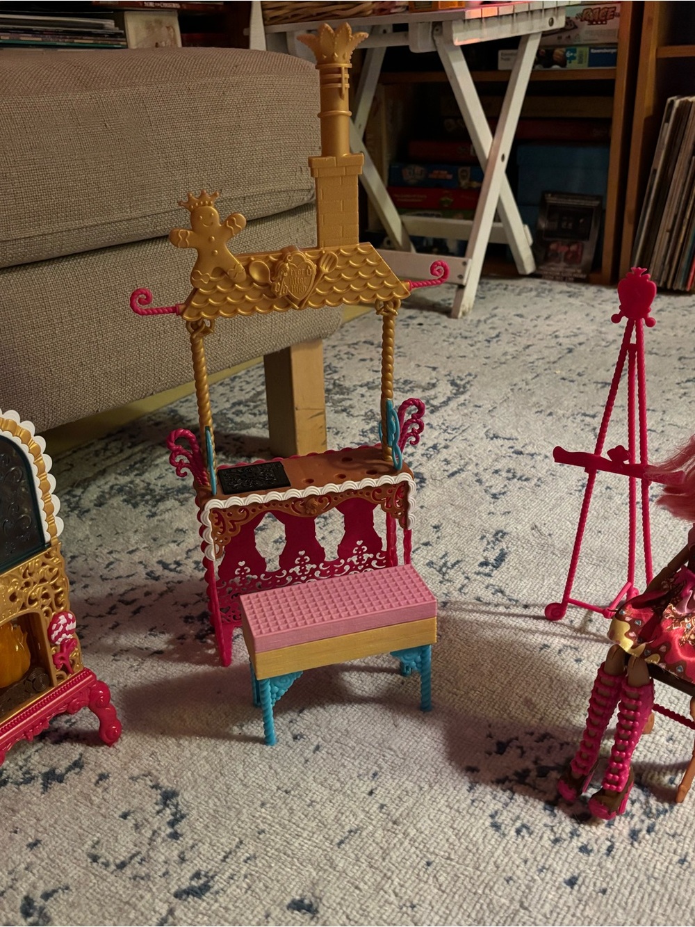 Ever After High Sugar Coated Kitchen with Ginger Breadhouse doll